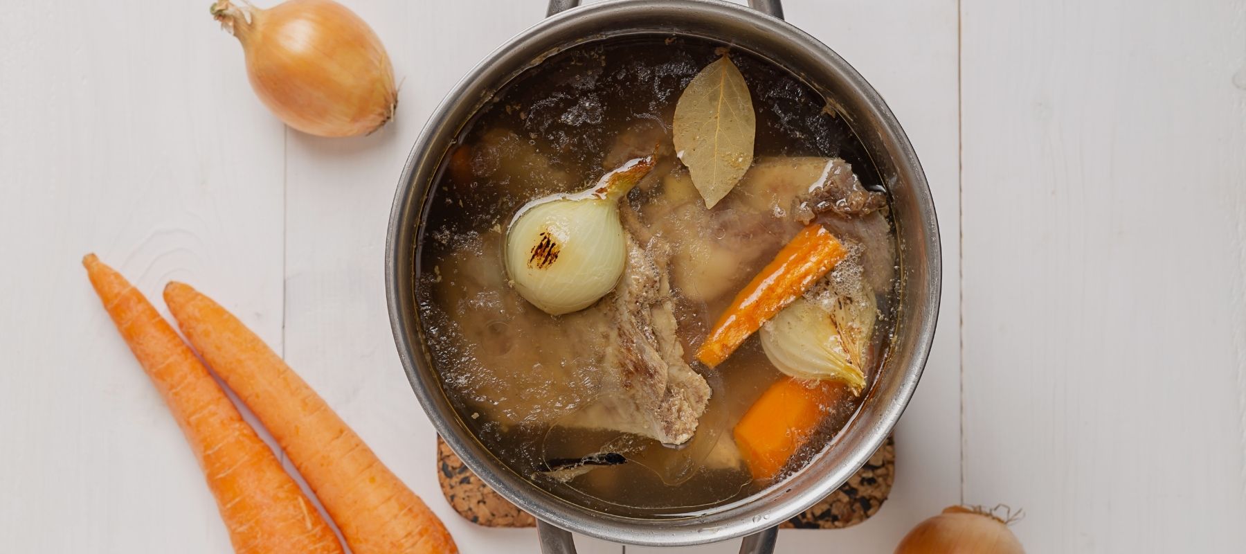 Grundnahrungsmittel Knochenbrühe – das flüssige Gold